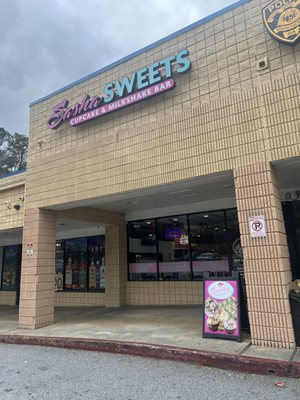Sasha Sweet's by null
