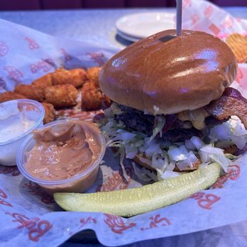 Bubba's 33 - Bacon cheeseburger - Burgers Near Me - Tyler, Texas