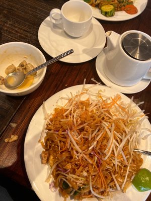 Dang's Thai Kitchen by null