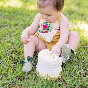 The Three Photography - I have babies first year packages that can include a cake smash at one year! - Session Photography Near Me The Three Photography - I have babies first year packages that can include a cake smash at one year! - Session Photography Near Me