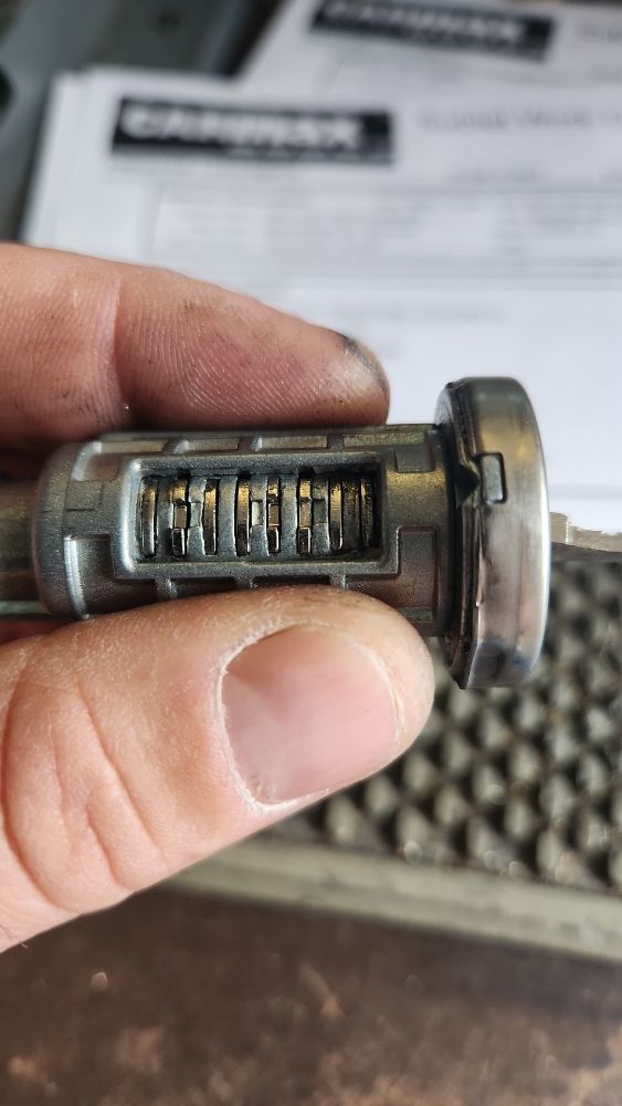 Continental Locks logo