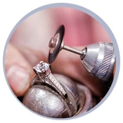 Hinz Jewelers - Prong repair