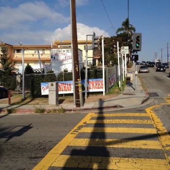 Debbie and Jeff's - Corner of PCH & 21st street. - Christmas Trees Near Me - Redondo Beach, California Debbie and Jeff's - Corner of PCH & 21st street. - Christmas Trees Near Me - Redondo Beach, California