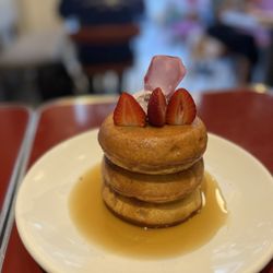 Niddo - Buttermilk Pancakes (MX $255)