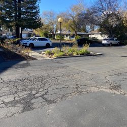 Brent Loftis, Do - Plenty of parking!