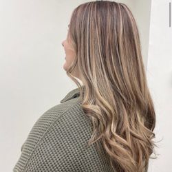 Level Salon