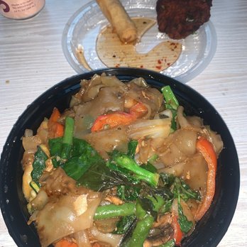 Kala Thai Cookery - Pad kee mao. Veggie egg roll and fish cakes - Thai Near Me - Boston, Massachusetts Kala Thai Cookery - Pad kee mao. Veggie egg roll and fish cakes - Thai Near Me - Boston, Massachusetts
