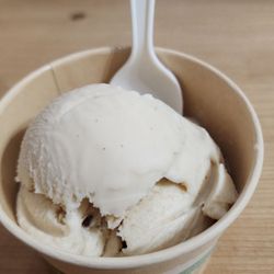 Hoodoo Ice Cream - Butter pecan ice ceeam