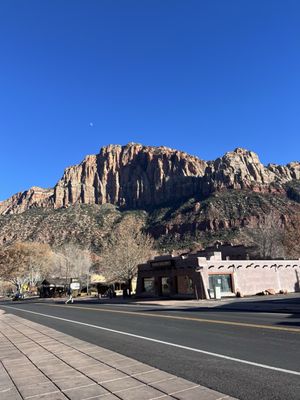 Desert Pearl Inn by null