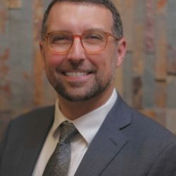 Oculoplastic Consultants - DR AUSTIN PHARO