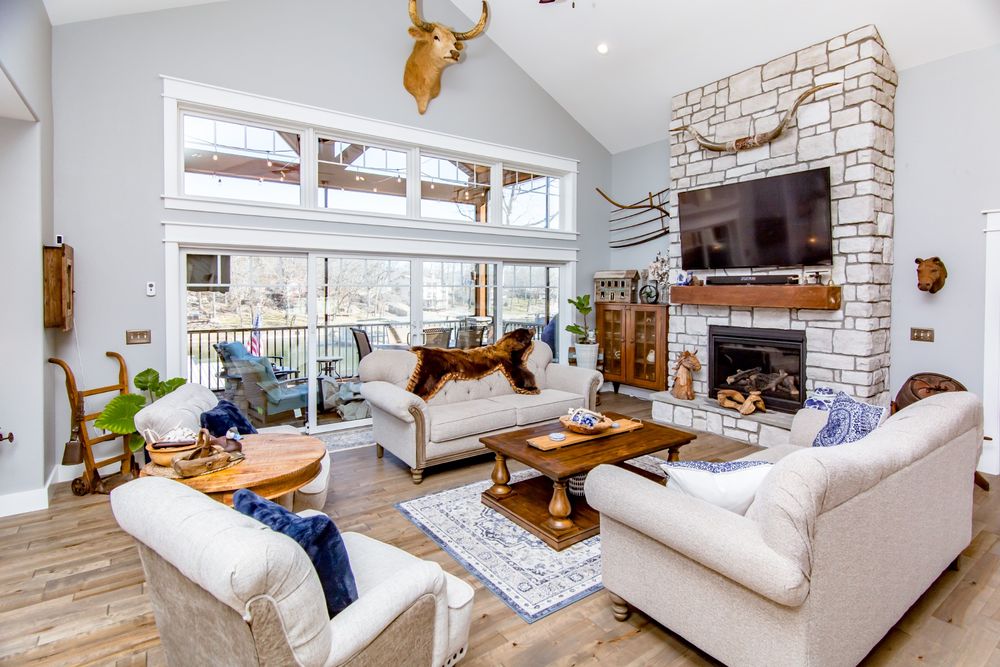 ANN KLIMKEWICZ REMAX LAKE OF THE OZARKS Contact Agent 3525 Osage