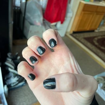 Lee Nails - Nail Salons Near Me - Adrian, Michigan
