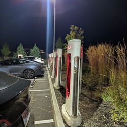 Tesla Supercharger - Kelso