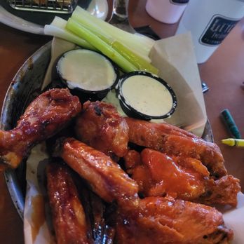 Brick House Tavern + Tap - Tavern Wings - American Near Me - Downers Grove, Illinois
