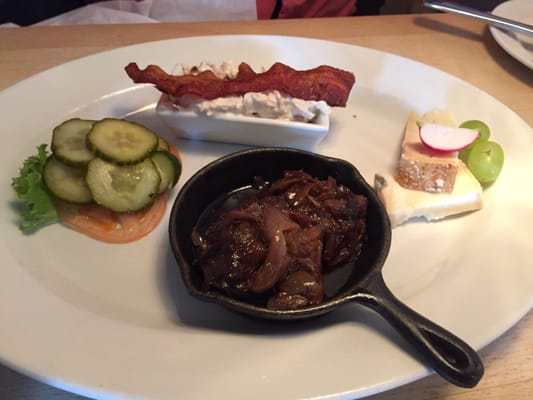 Restaurant Raadhuskælderen by null