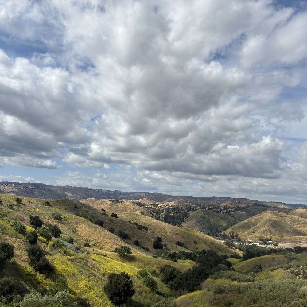 Calabasas Hidden Stairs - Hiking Near Me Calabasas Hidden Stairs - Hiking Near Me