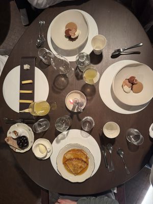 Sans Cravate by null