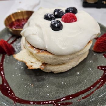 Kinaree Eatery - Strawberry Souffle Pancakes - Breakfast & Brunch Near Me - Irvine, California Kinaree Eatery - Strawberry Souffle Pancakes - Breakfast & Brunch Near Me - Irvine, California