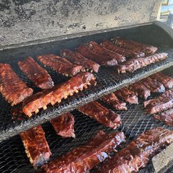 White House Tavern - Babybacks made it to the finish line.