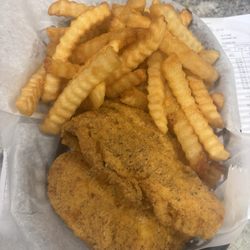 Salt And Pepper Kitchen - 3pc Tender basket with seasoned Fries, was very juicy and well seasoned. My Usual