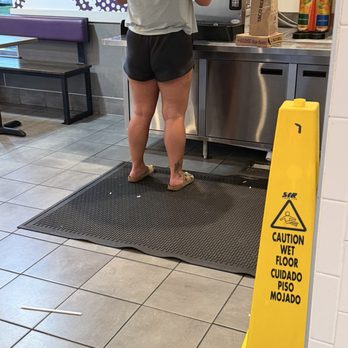 Taco Bell - Trash over by the soda machine - Fast Food Near Me - Pocomoke City, Maryland Taco Bell - Trash over by the soda machine - Fast Food Near Me - Pocomoke City, Maryland
