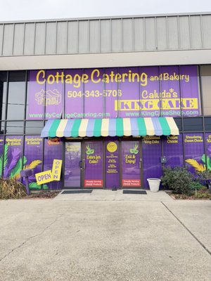 Caluda's King Cake by null