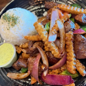 OMELI Kitchen - lomo saltado - Vietnamese Near Me - Fullerton, California