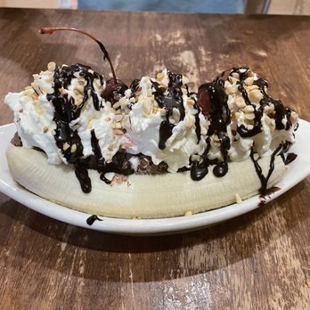 Frankie's - Banana Split (Black Forest, Black Raspberry, Cookies and Cream) - Ice Cream & Frozen Yogurt Near Me - Mendocino, California Frankie's - Banana Split (Black Forest, Black Raspberry, Cookies and Cream) - Ice Cream & Frozen Yogurt Near Me - Mendocino, California