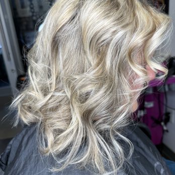 Mirror Mirror Salon - Hair Stylists Near Me - Matthews, North Carolina