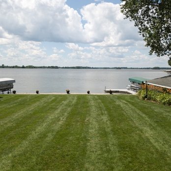Kisii Yard & Home - a view of the lake - Landscaping Near Me Kisii Yard & Home - a view of the lake - Landscaping Near Me