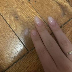 Cozy Nail & Spa - Broken nail