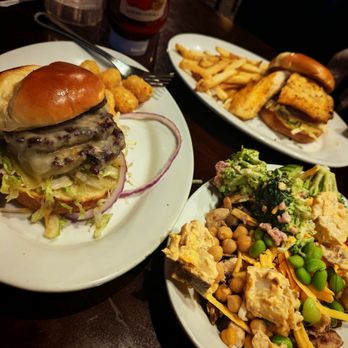 Ruby Tuesday - Mushroom Smash Burger, Fish Burger, Garden Bar - American Near Me - Philadelphia, Pennsylvania Ruby Tuesday - Mushroom Smash Burger, Fish Burger, Garden Bar - American Near Me - Philadelphia, Pennsylvania