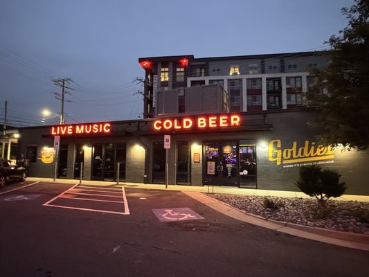Goldie’s Live Music Bar & Restaurant by null