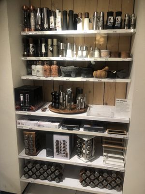 Crate & Barrel by null
