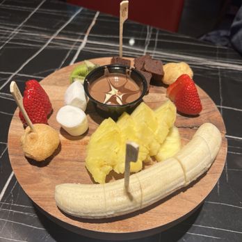 Melt n Dip - Fruit platter for two - Desserts Near Me - Orlando, Florida Melt n Dip - Fruit platter for two - Desserts Near Me - Orlando, Florida