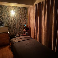Lala Luna Massage & Spa