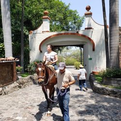 Hotel Hacienda Vista Hermosa - Taking a horse ride around