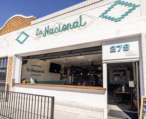 La Nacional by null