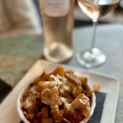 Red Cedar Bistro - Patas Bravad