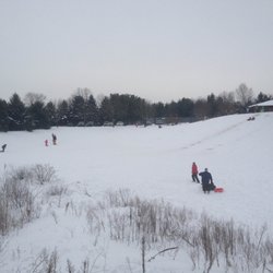 Oakland Drive Park - Popular winter sledding hill