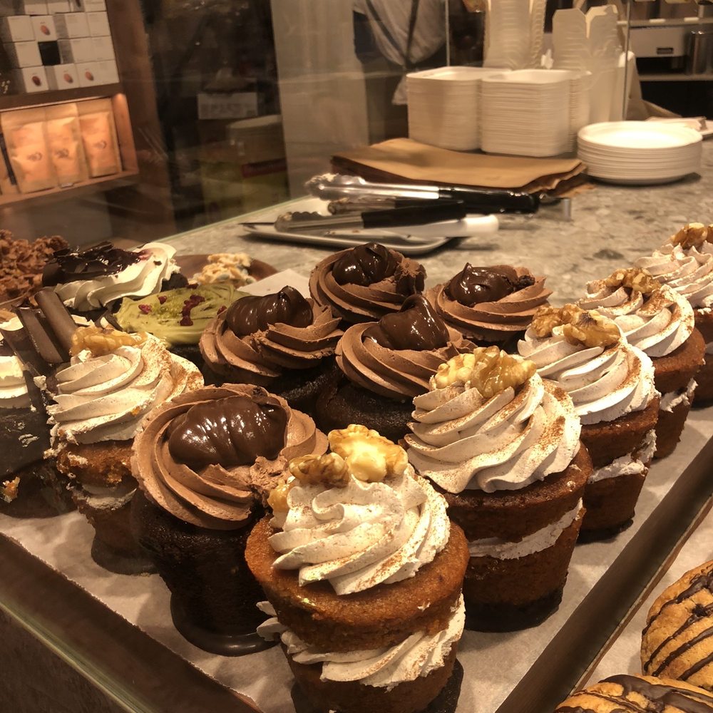 Chök - Soo manny delicious options. They'll tell you which ones are vegan. - Chocolatiers & Shops Near Me - Barcelona, B Chök - Soo manny delicious options. They'll tell you which ones are vegan. - Chocolatiers & Shops Near Me - Barcelona, B