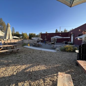 Trinity County Brewing Company - Outdoor seating is spaced nicely and your pets are welcome. - Breweries Near Me - Weaverville, California Trinity County Brewing Company - Outdoor seating is spaced nicely and your pets are welcome. - Breweries Near Me - Weaverville, California