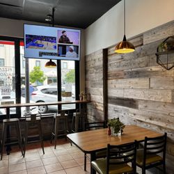 Modern Eats Pizzeria - Inside