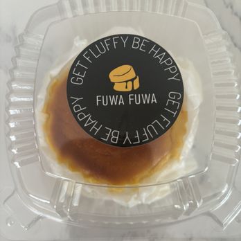 Fluffy Fluffy Dessert Cafe - Mini basque cheesecake-Mango - Bakeries Near Me - Markham, Ontario