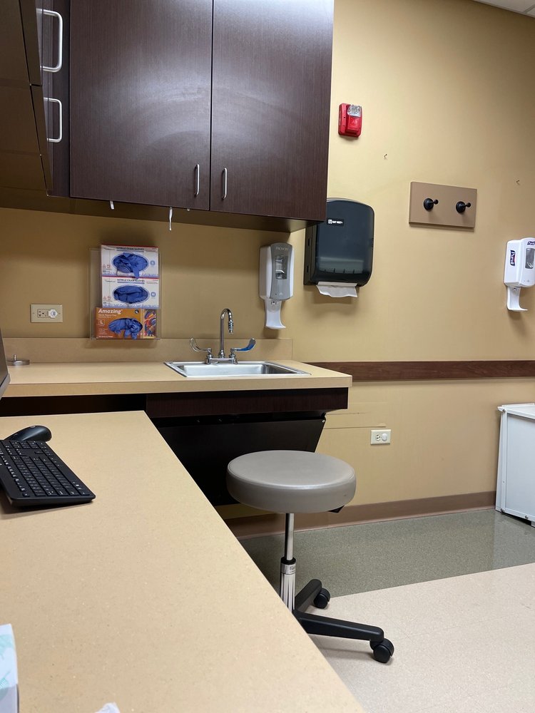 NORTHWESTERN MEDICINE IMMEDIATE CARE CRYSTAL LAKE Updated August 2024