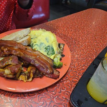 The Friendly Toast - Sams Garden Omelet - Breakfast & Brunch Near Me - Dedham, Massachusetts The Friendly Toast - Sams Garden Omelet - Breakfast & Brunch Near Me - Dedham, Massachusetts