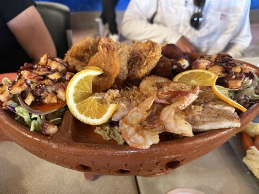 Mariscos Las Tres Islas by null
