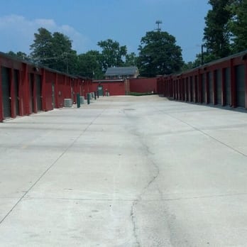 Ample Storage Center - Self Storage Near Me - Colonial Heights, Virginia