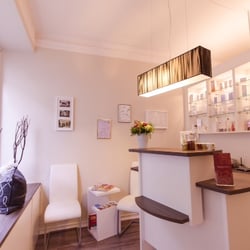 Kosmetikinstitut  Eimsbüttel - Eingansbereich nach Renovierung 2014
Kosmetikinstitut Eimsbüttel
Kosmetik und Permanent Make Up