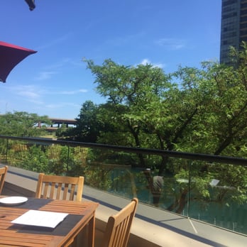 Pinstripes - Lunch by the water - New American Near Me - Chicago, Illinois